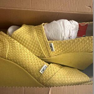 Toms - Yellow Wedge Savannah Spring Wedge (Sz 10)